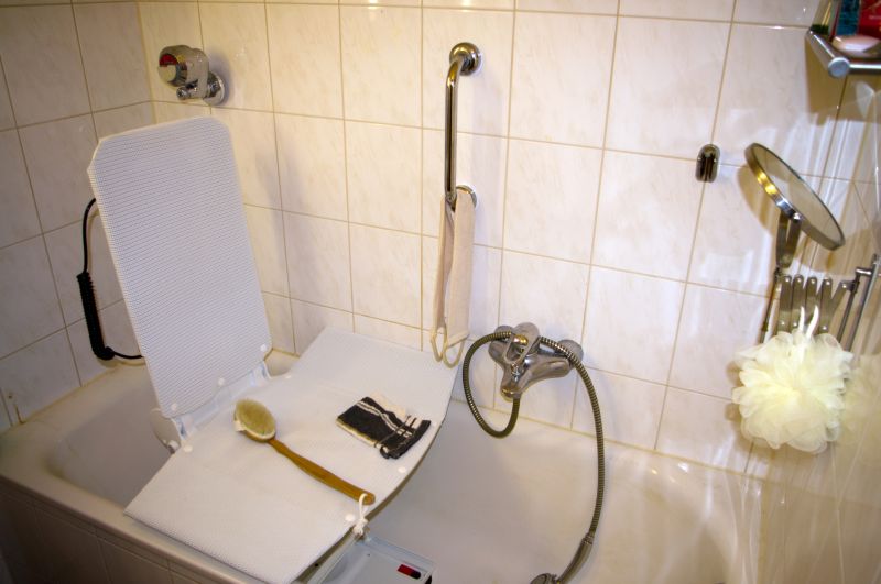 Professional Senior Bathtub Installation